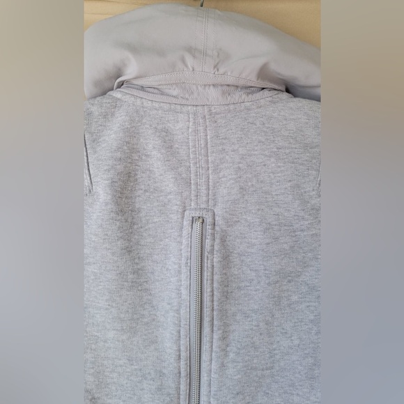Lululemon🦄NWOT🦄En Route Jacket✨Heathered Light Grey Soot Silver Spoon✨size 4 - Picture 15 of 16